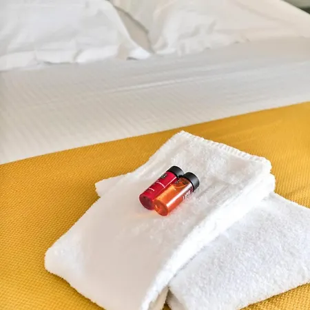 Spacious Apt Near The Beach In The Heart Of The Lively City Center